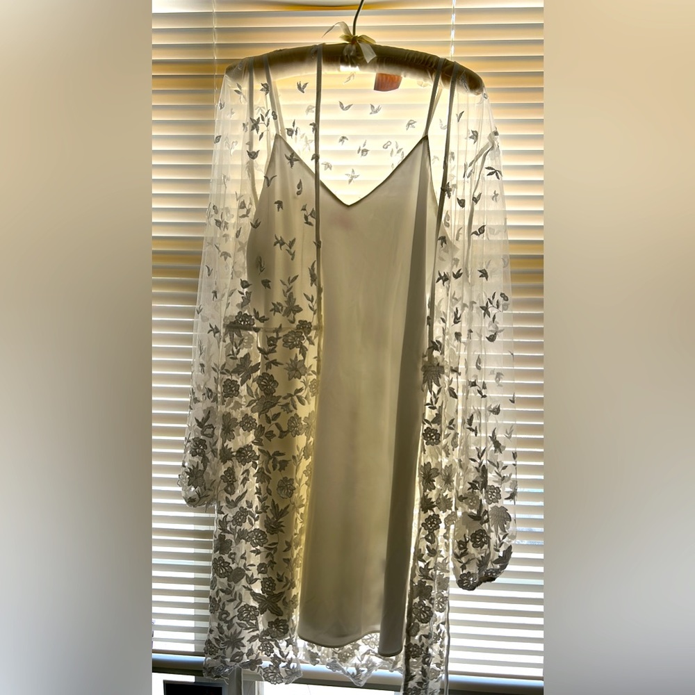 Le Rose Maya Lace Bridal Robe